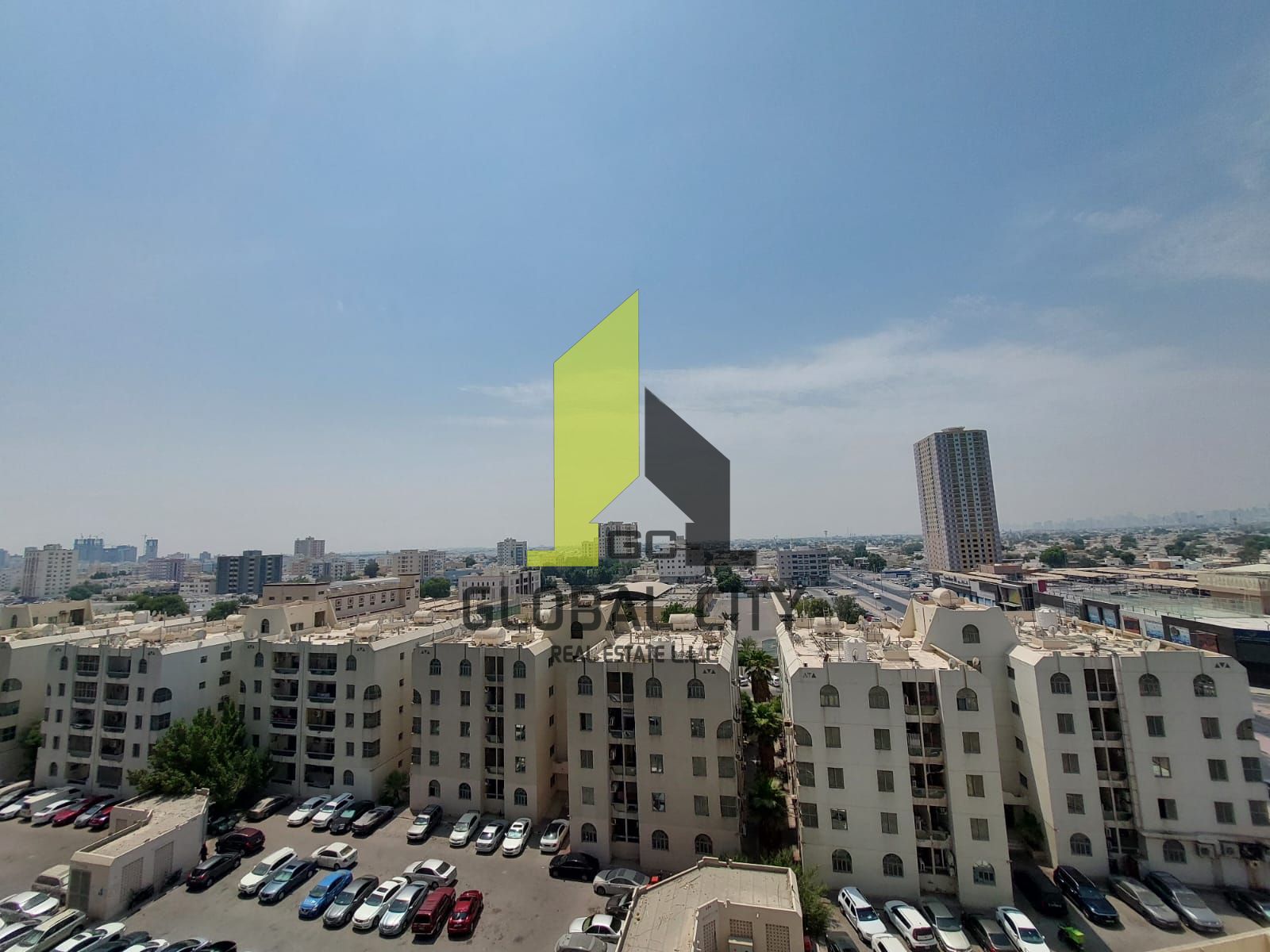 OPEN VIEW APARTMENT FOR SALE IN CITY TOWERS , WITH PARKING , APARTMENT VACANT , SIZE SQFT 1,196 , LOWER FLOOR APARTMENT