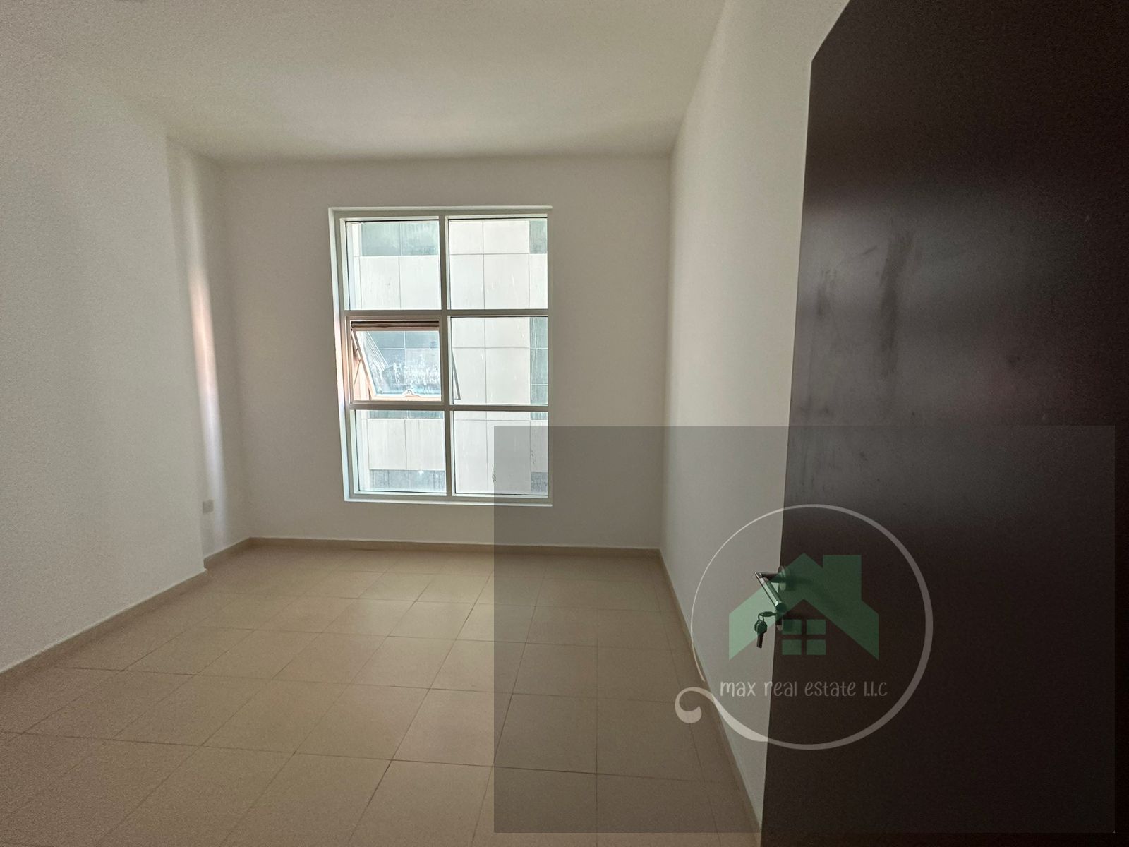 Two rooms, a hall, a balcony, a kitchen, two bathrooms, Al Nuaimiya 3, Khalifa Street, close to all services, close to the exit of Sharjah and Dubai,