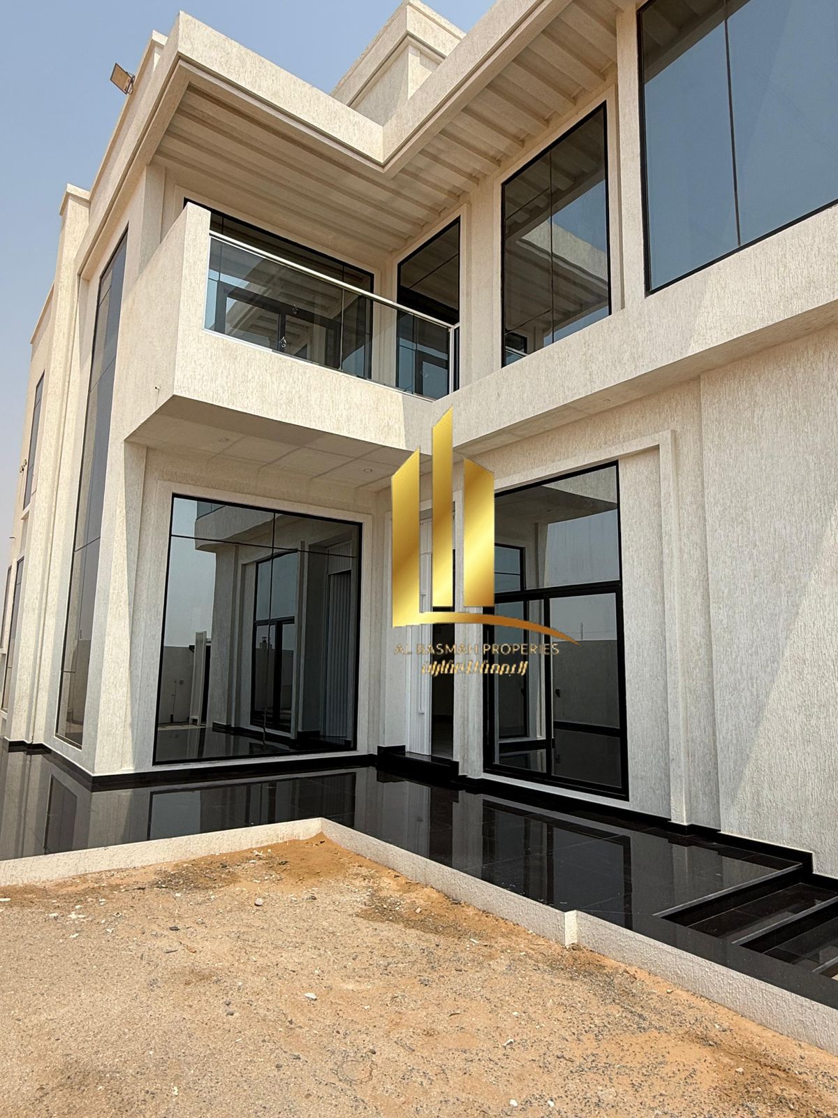 For sale, a villa in Basatin Al Zubair Al Rahmaniyah, 4 rooms, freehold for all Arab nationalities