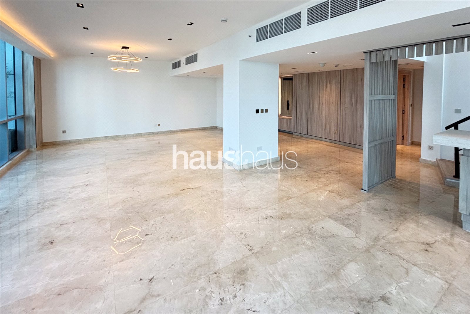 Penthouse | Sky Villa | Iconic Views