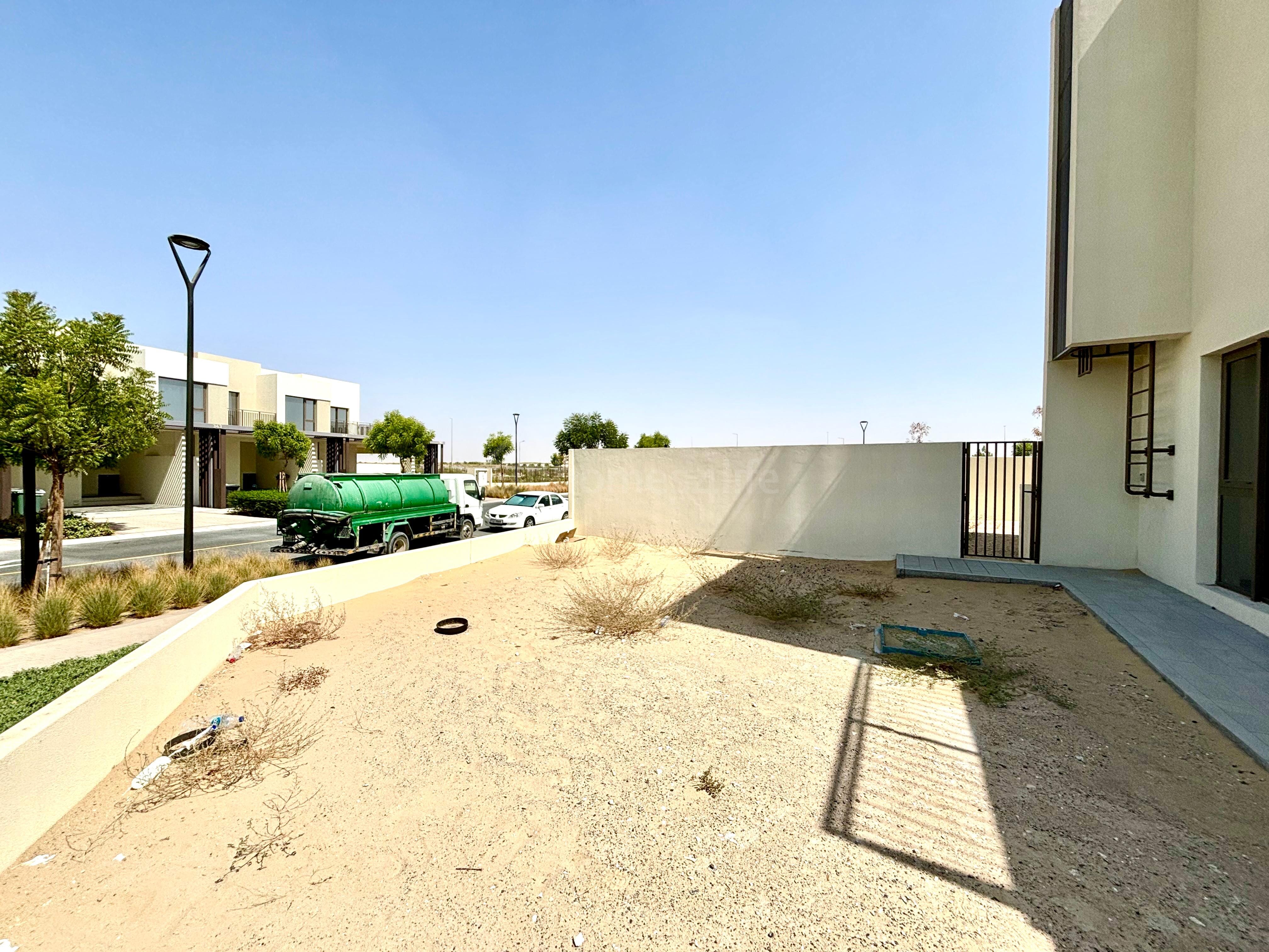 Spacious | Corner Unit | Chiller Free