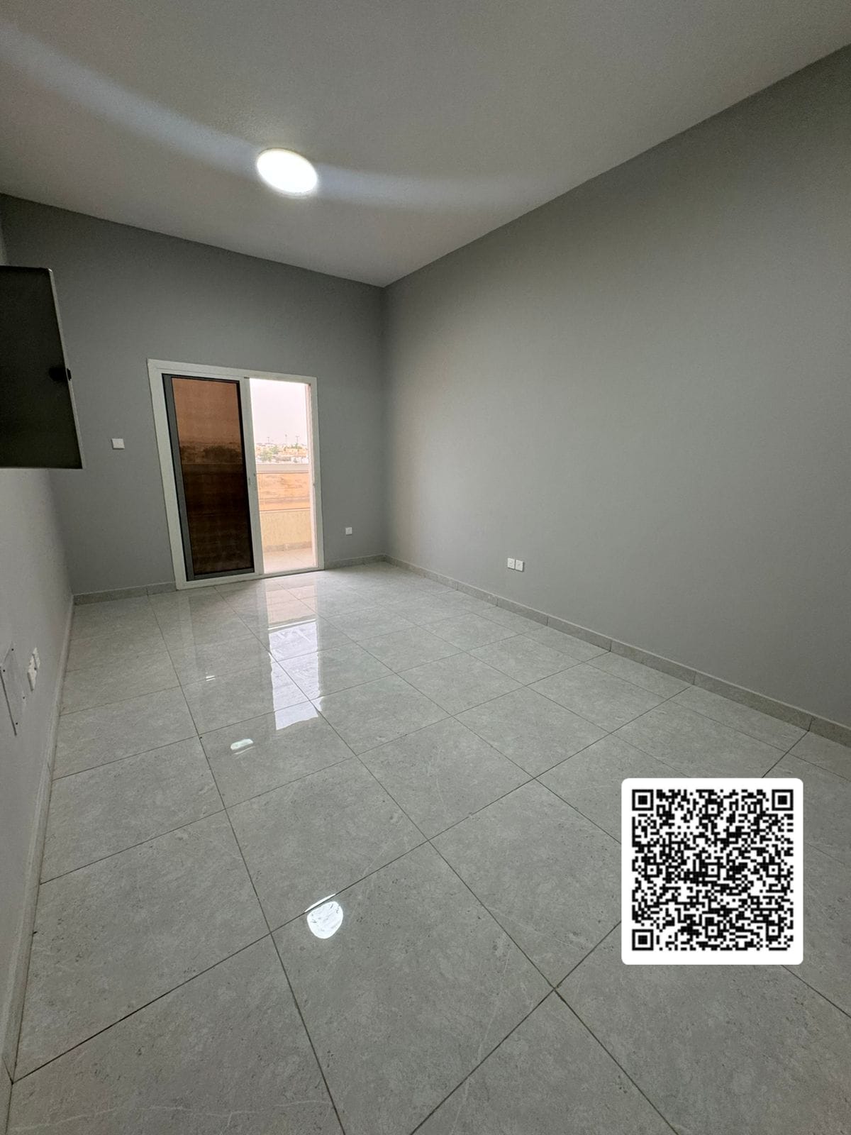 Ajman, Al Jurf 3, for annual rent in Ajman ((Second time resident))) Two bedrooms, a living room with a sitting room, 3 bathrooms, and a balcony Su