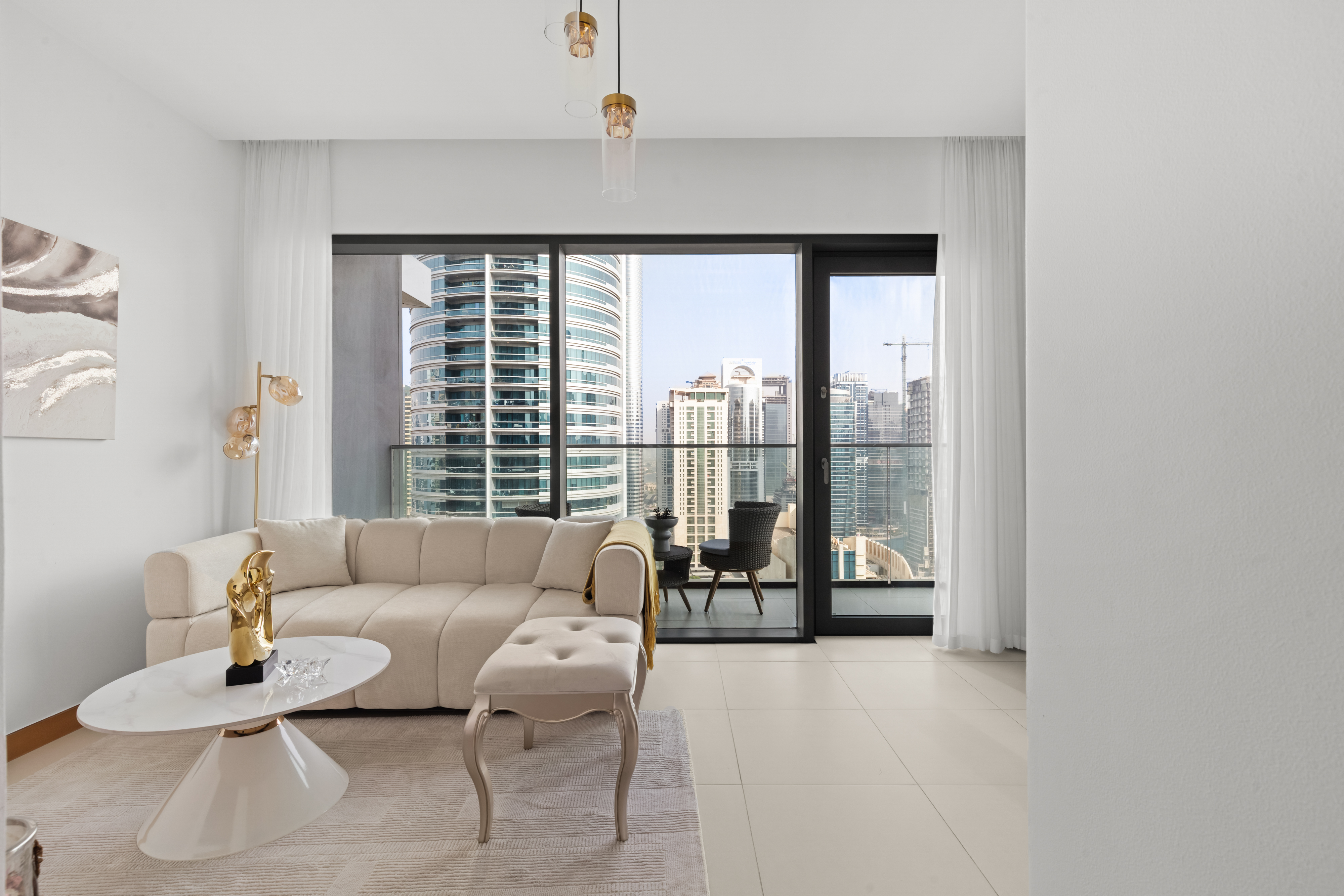 Modern 1-Bedroom Apartment with Stunning City View