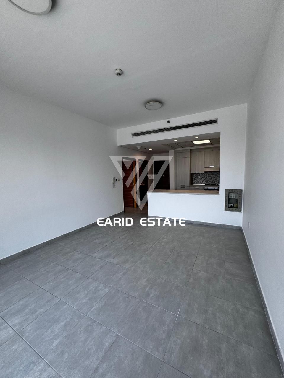 Ready to Move In | Hot price |Good location