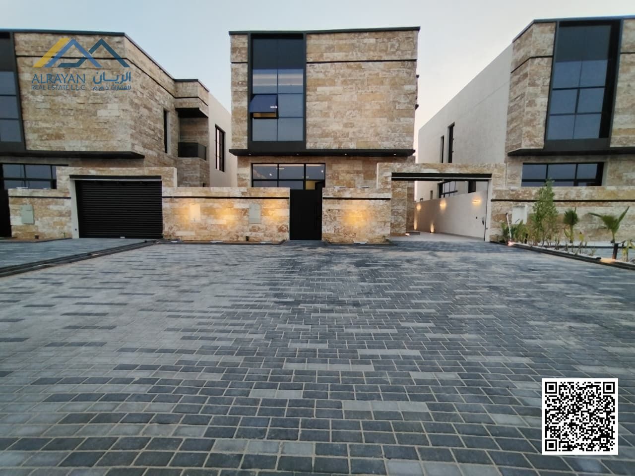 For sale, a luxurious villa, fully covered with stone, including ownership and registration fees. Freehold for all nationalities, with a very large se