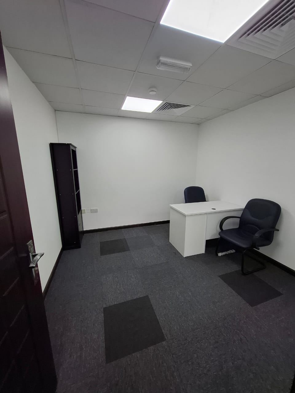 FULLY FURNISHED OFFICE FOR RENT | WITH EJARI | READY TO MOVE | NO COMMISSION | EASY METRO ACCESS