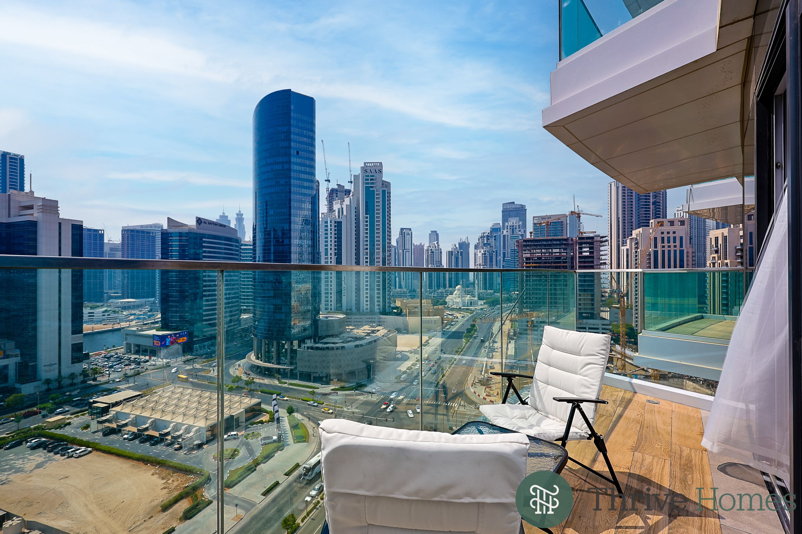 Bright 1-Bedroom Apartment | Relax with Burj Khalifa Views from Pool & Rooftop | Bills Not Included
