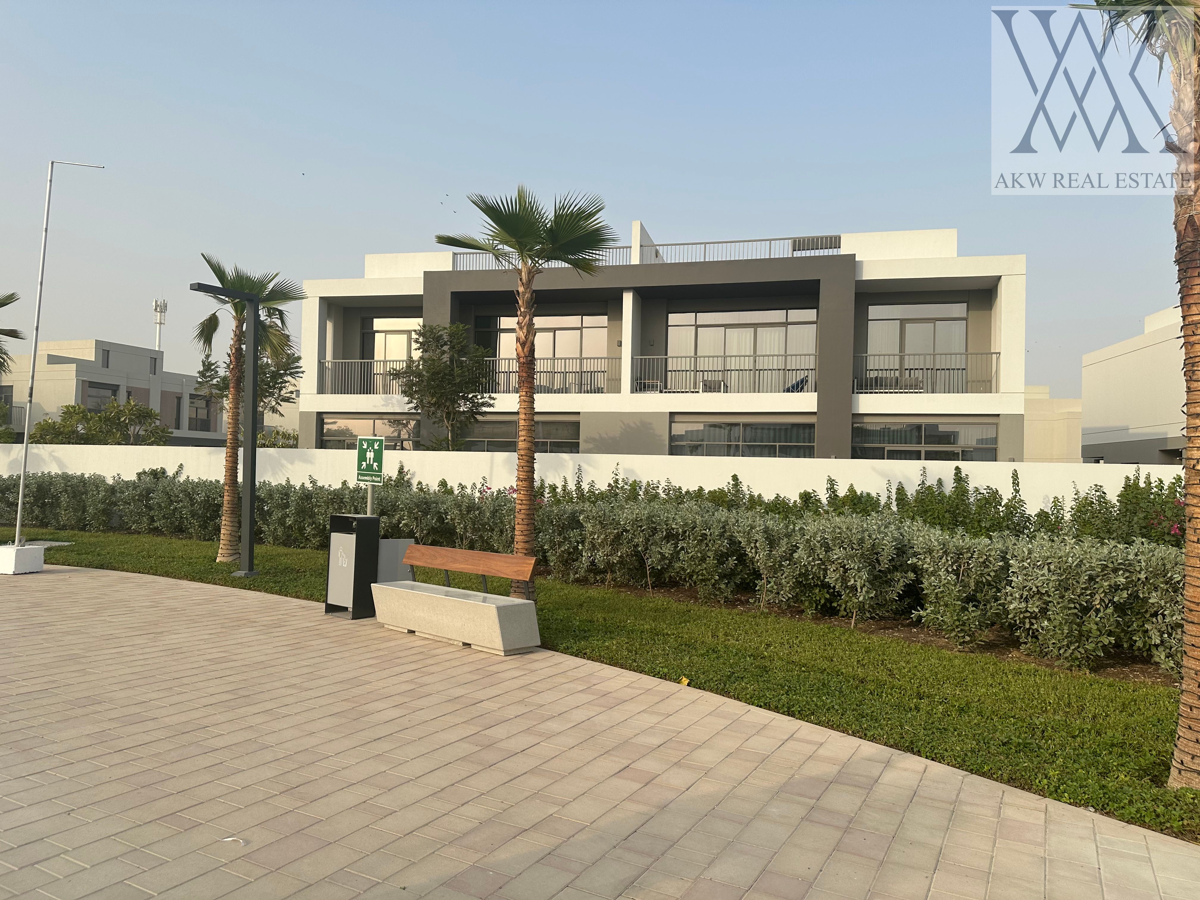 Upgraded Unit | Near To Amenit...