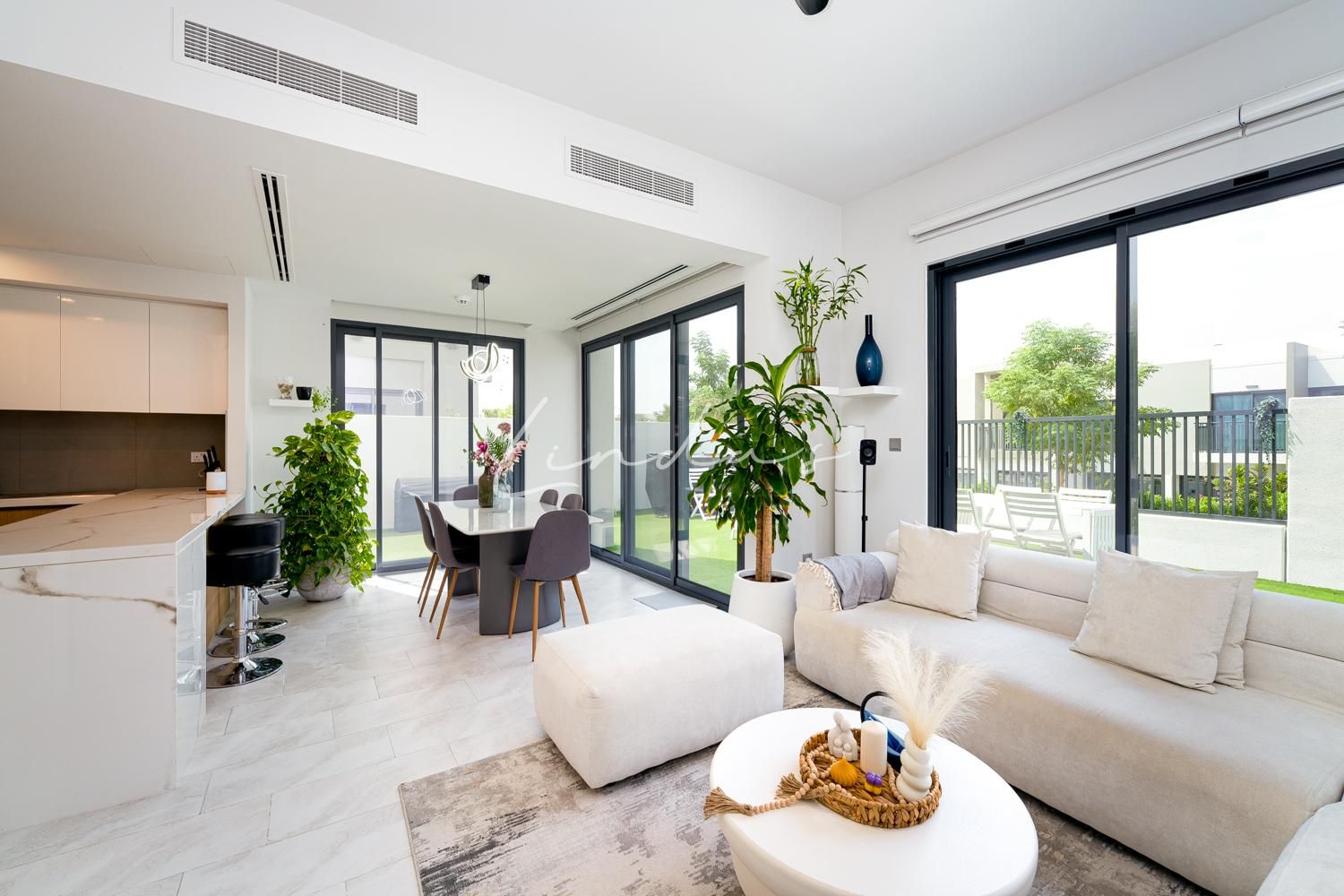 Prime location | Close to Pool and Park | Garden
