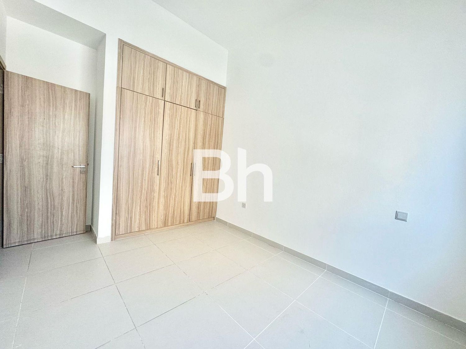 Single Row | Corner | Green Belt |Vacant