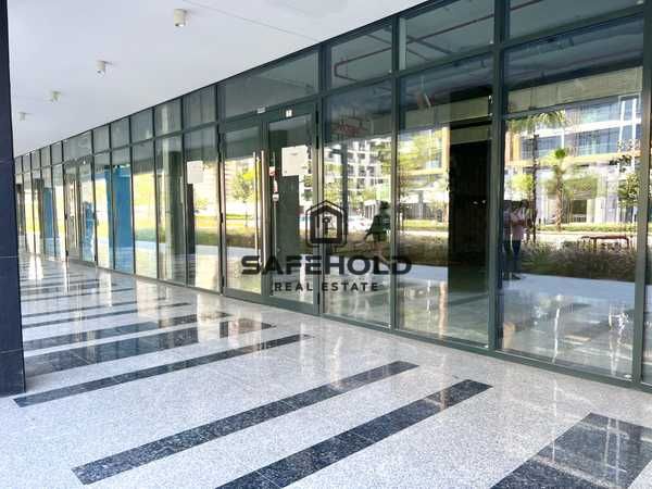 Premium Retail Unit | Heavy Foot Traffic | Scenic Boulevard View