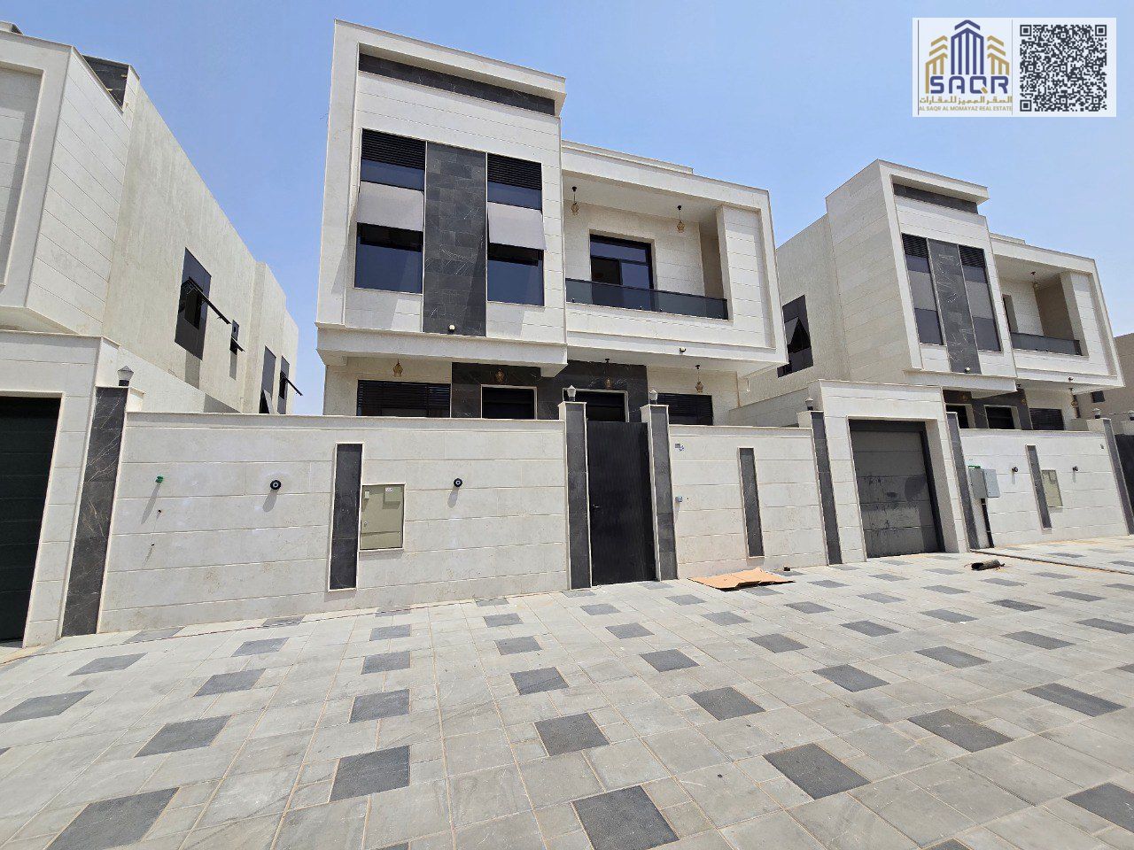 Deluxe Villa with Personal Finishing / Includes Central Air Conditioning / Freehold for All Nationalities / Prime Location