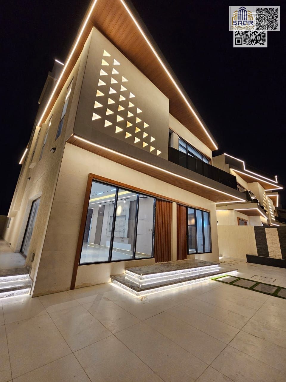 Modern villa / two floors and a roof / freehold / including fees