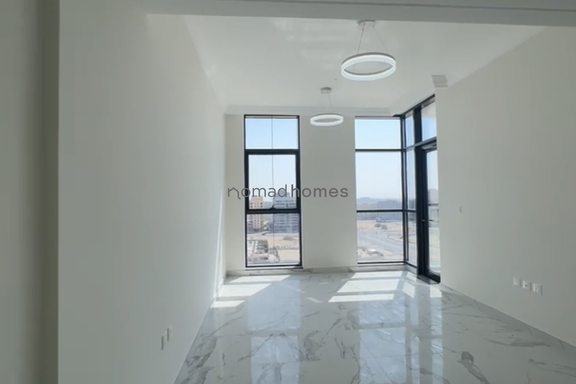 NEGOTIABLE | OPEN VIEW | CLOSED KITCHEN