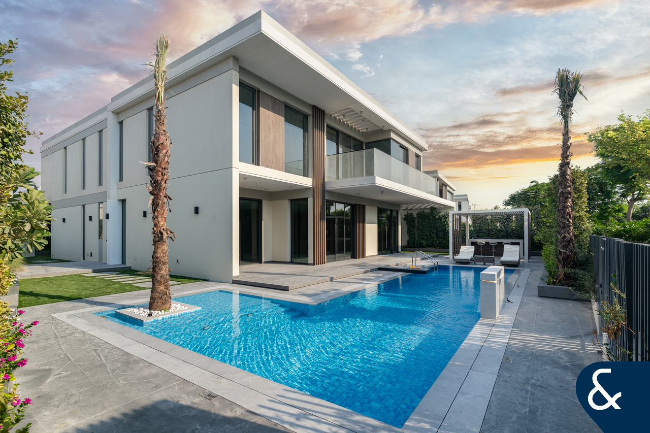 Fully Upgraded| Park Backing| Vastu Unit