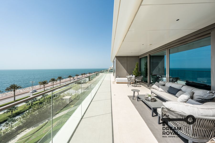 Sea View | Upgraded | Furnished | Huge Layout