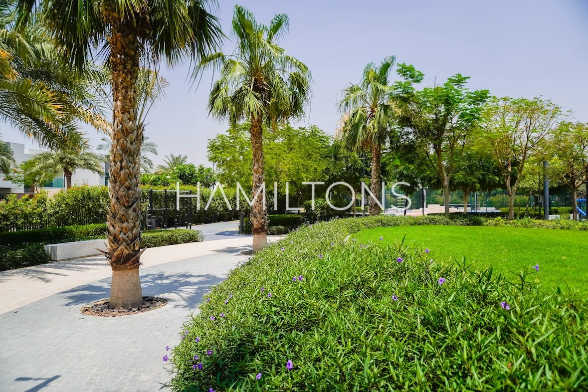 Luxurious Corner Villa | Family-Friendly | Resale