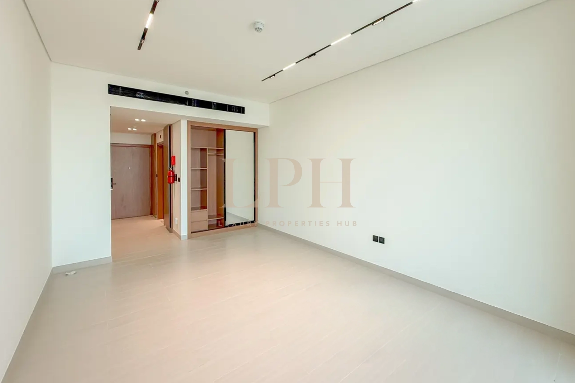 Elegant Studio | High-End Finishes | Canal Views
