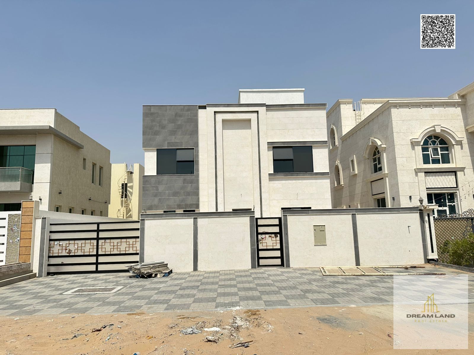 Own a villa, first tenant, land area 4100 feet, with a roof and a large yard, 5 master bedrooms, at a very special price