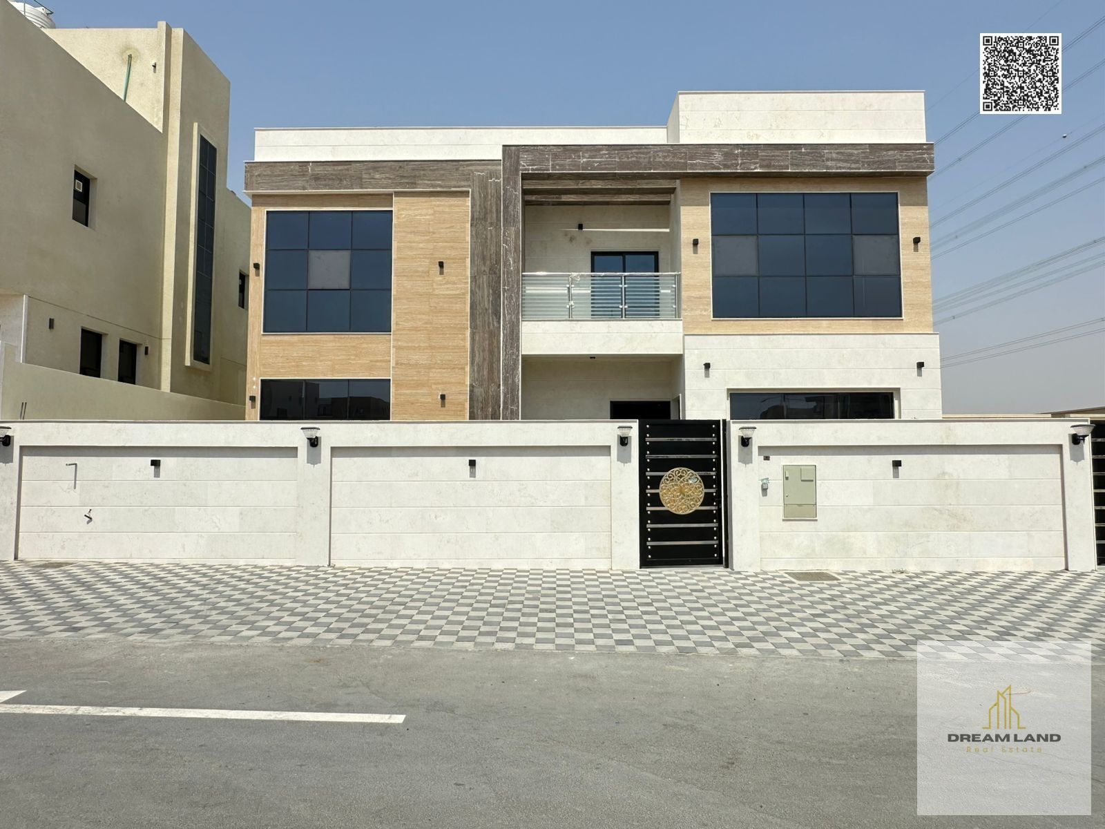 A unique opportunity: a luxurious villa with a land area of 3,500 square feet, at a good price and freehold, with no service fees.