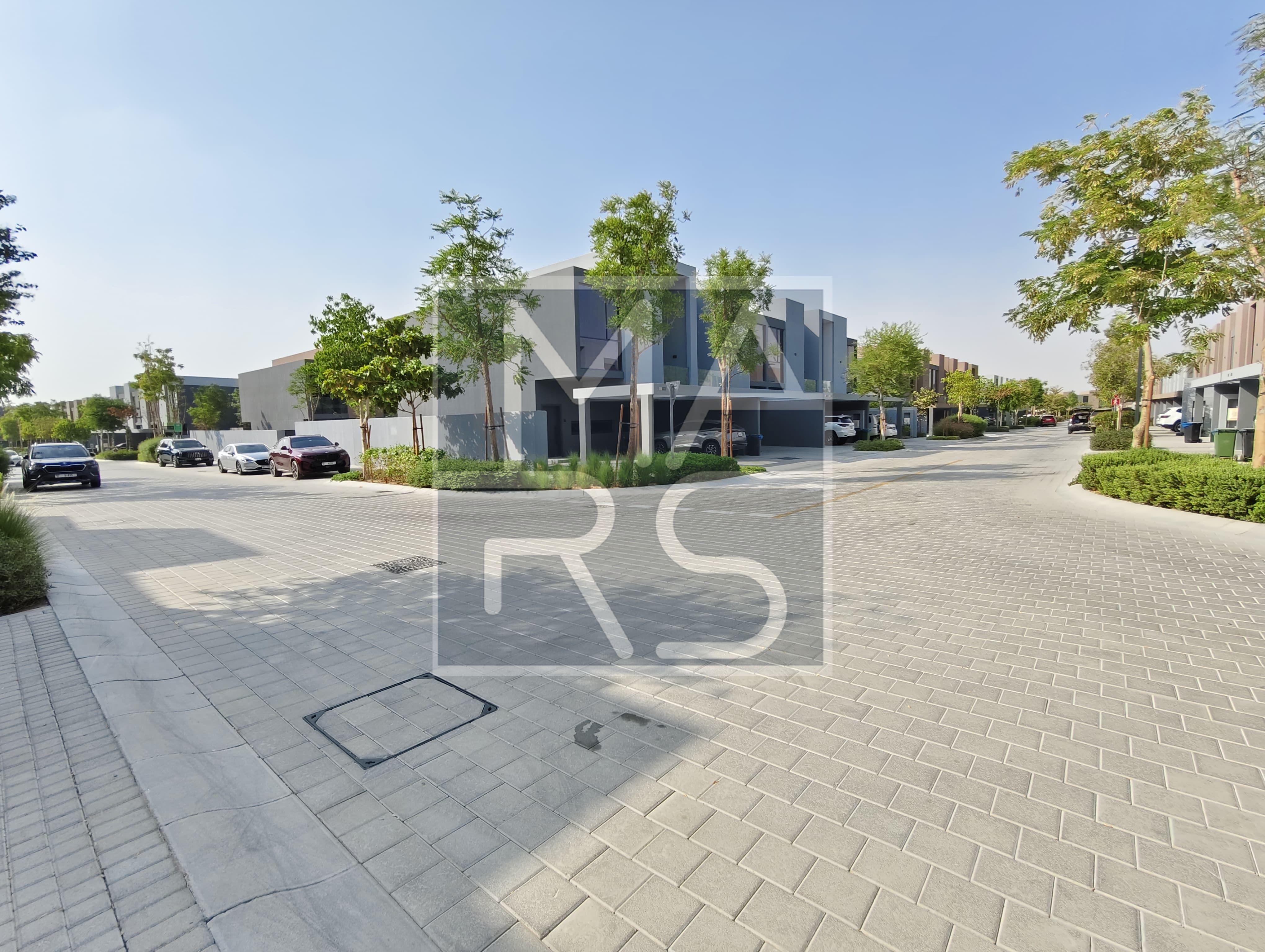Spacious 4-bedroon villa with 5Bathrooms for Rent in Masaar– AED 180K