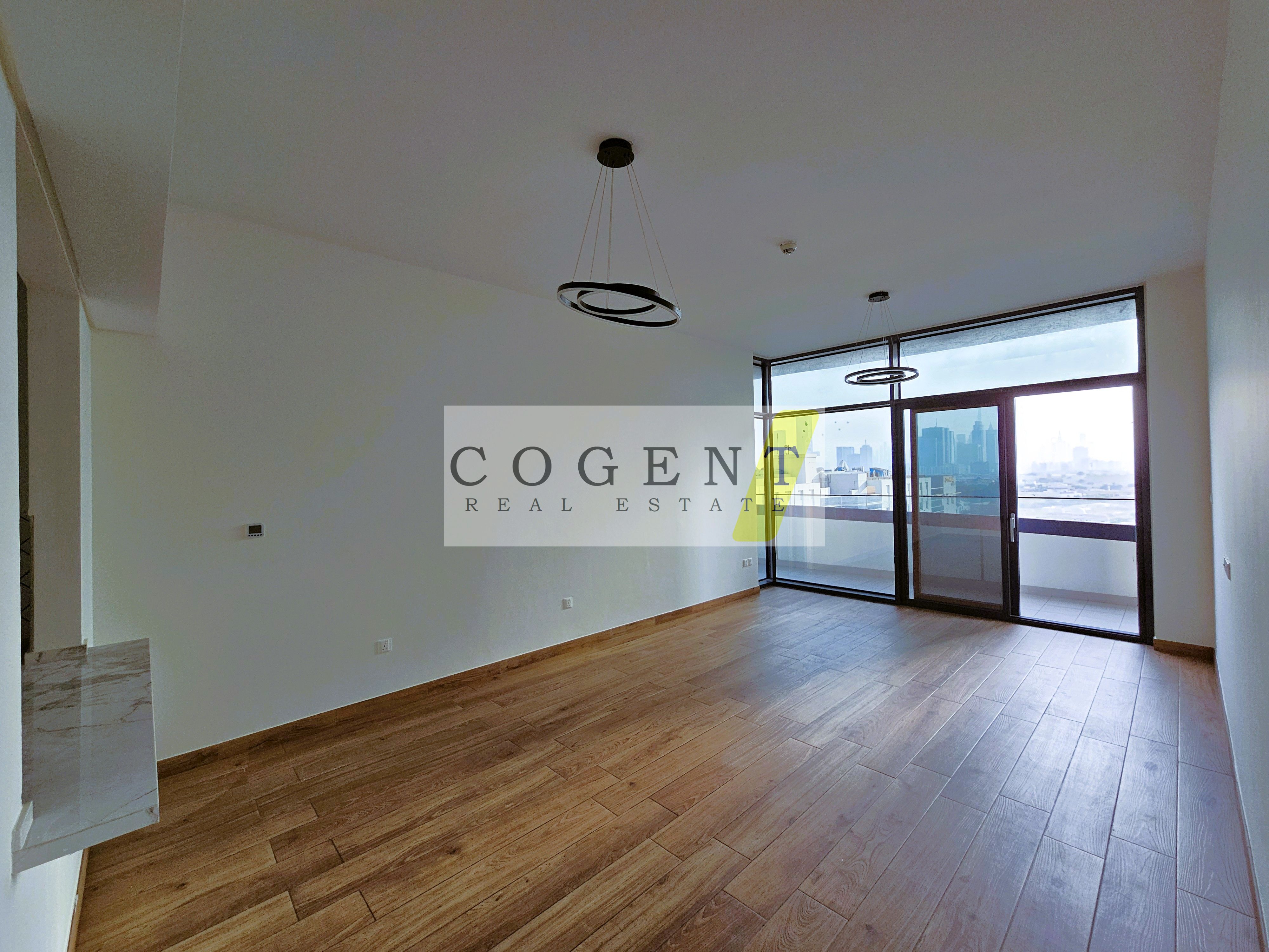 Massive 2BHK | Fully-Fitted Kitchen | Bright & Airy | Massive Balcony