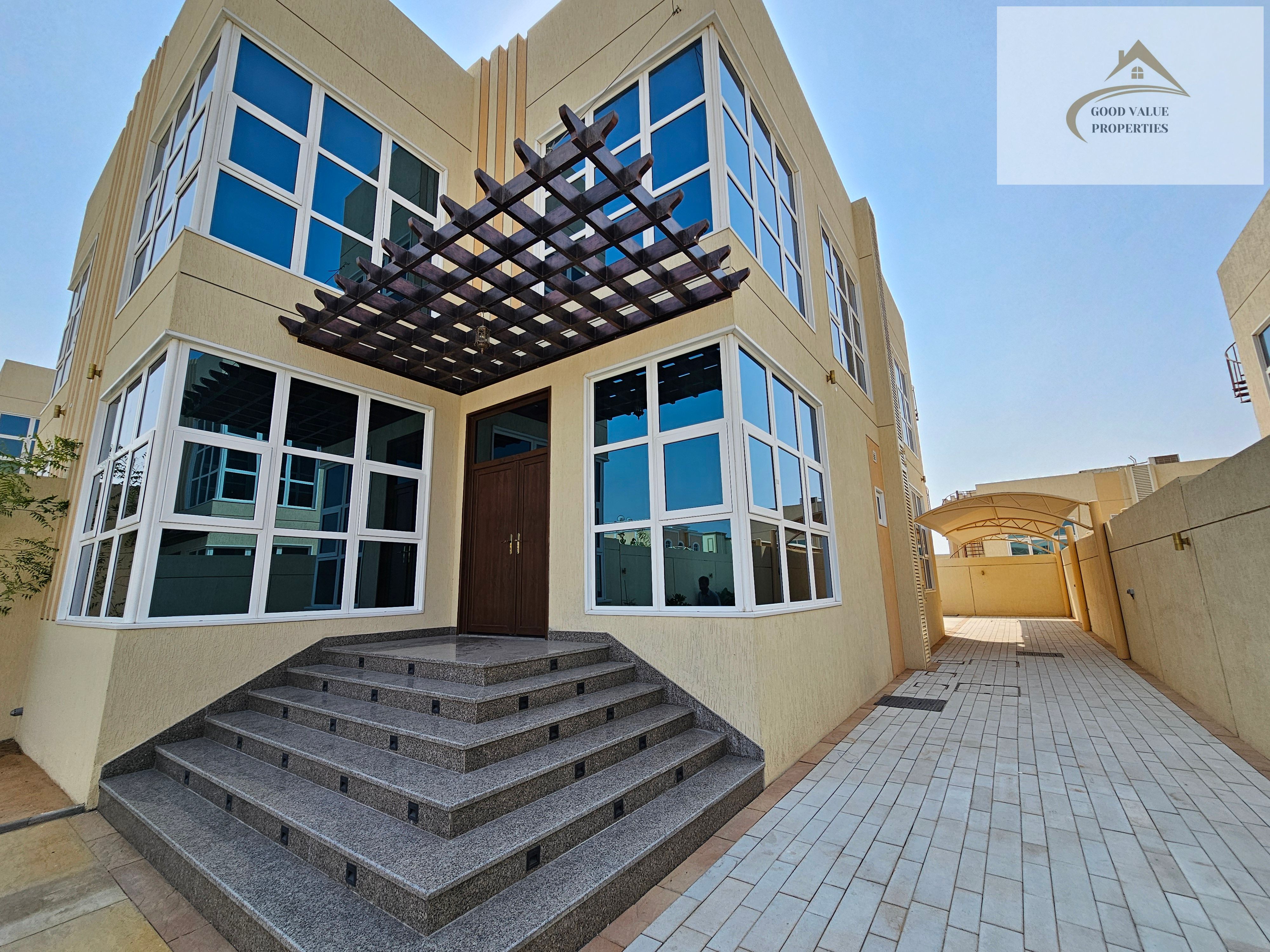 Spacious 4 Bhk villa with big green garden