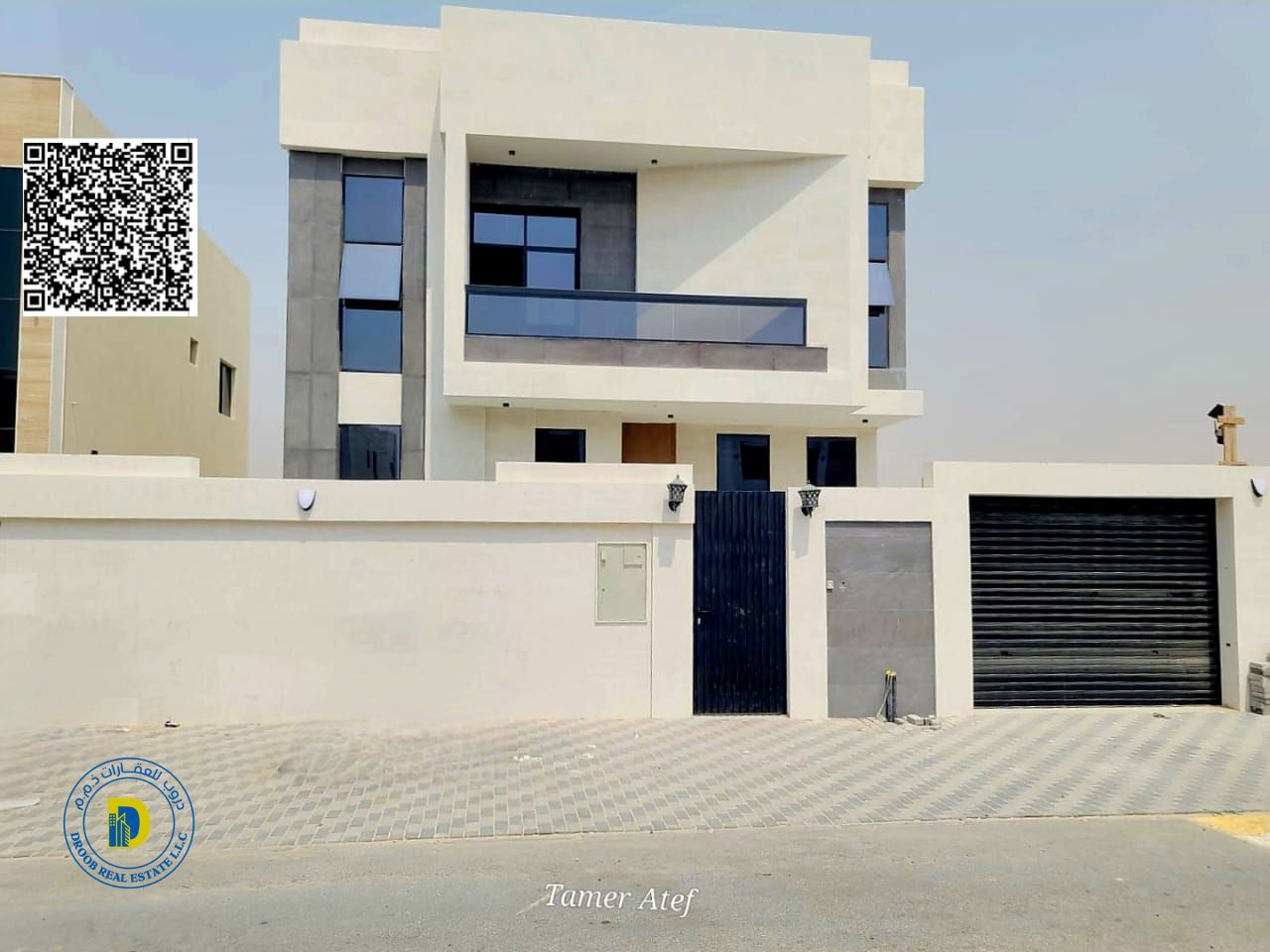 For sale in Al Zahiyah area, Ajman: a modern 5-bedroom villa with registration fees, super deluxe finished , bank financing , freehold .