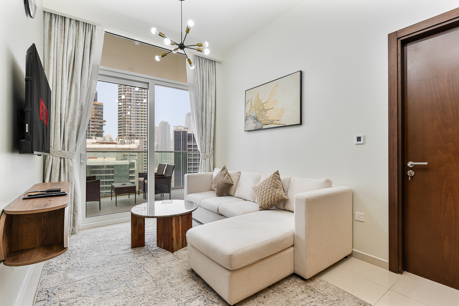 Luxury 2 Bed w/ Iconic Burj View | Near Dubai Mall | Furnished | Flexible term