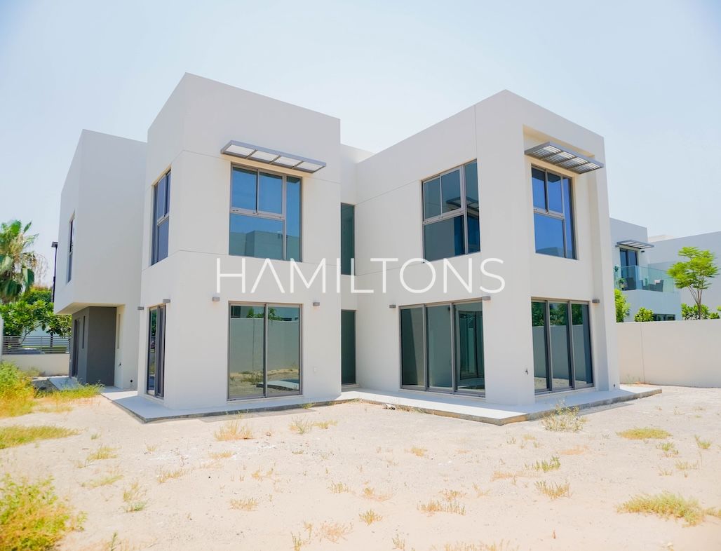 Contemporary Villa | Luxury Community | Resale