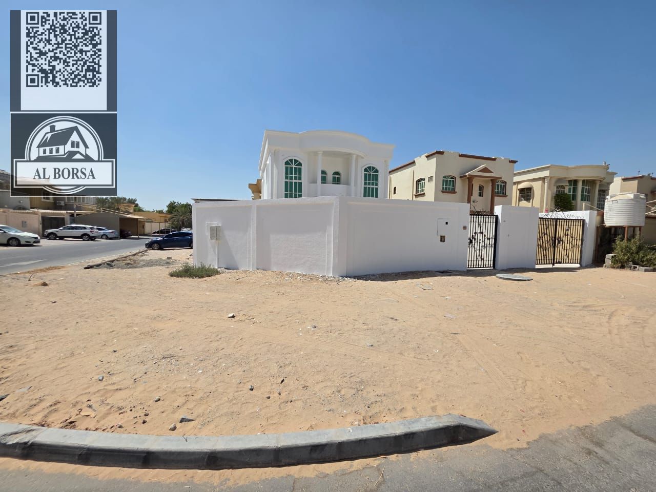 For rent in Rawdah 3 5,000 sq ft, corner of two streets 5 bedrooms Completely renovated Required 110,000 in two installments only