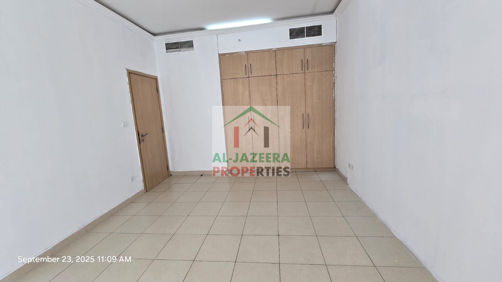2 BHK || Chiller Free || Family Building || Near to Metro