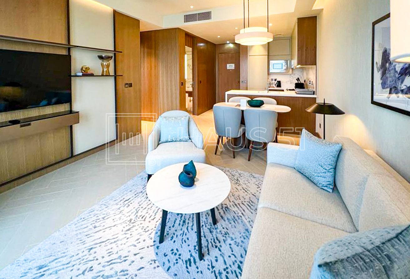 Modern Features | Stylish and Spacious Apartment