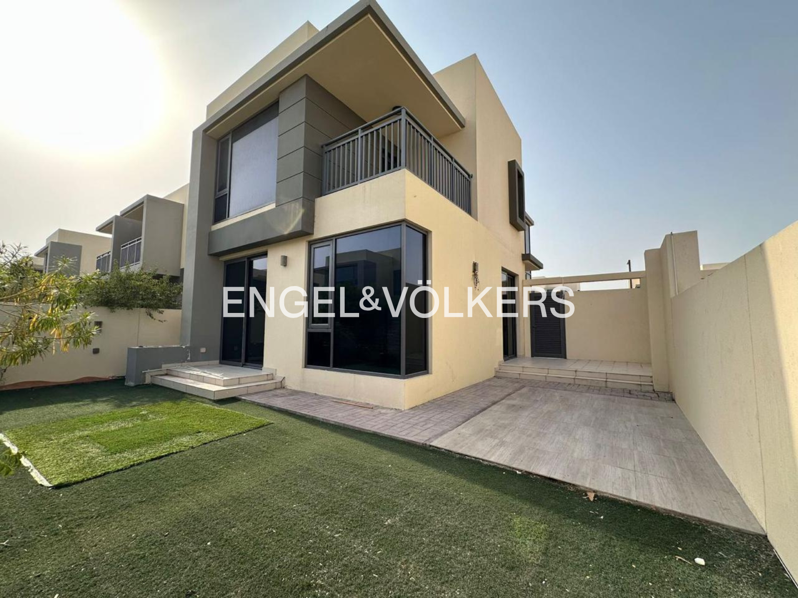 Well Maintained | Corner Unit | Vacant