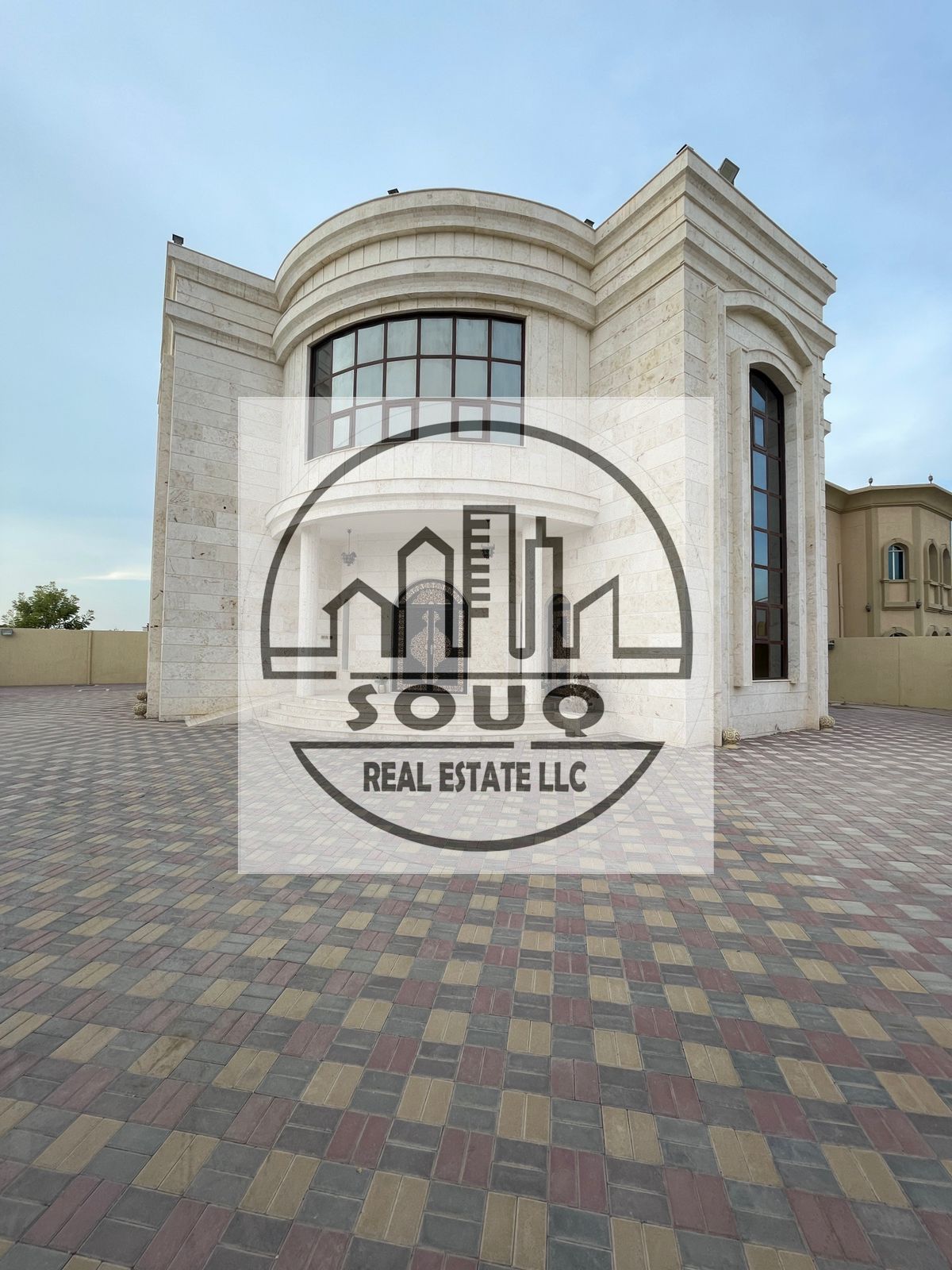 A Luxurious 5 BR - 2 Halls Villa For Rent