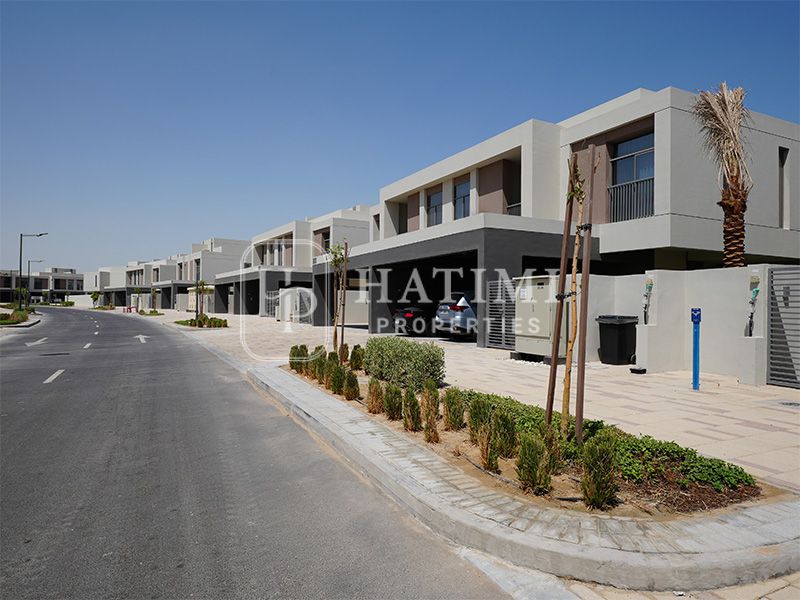 SPACIOUS VILLA | BEACHFRONT LIVING | BRAND NEW