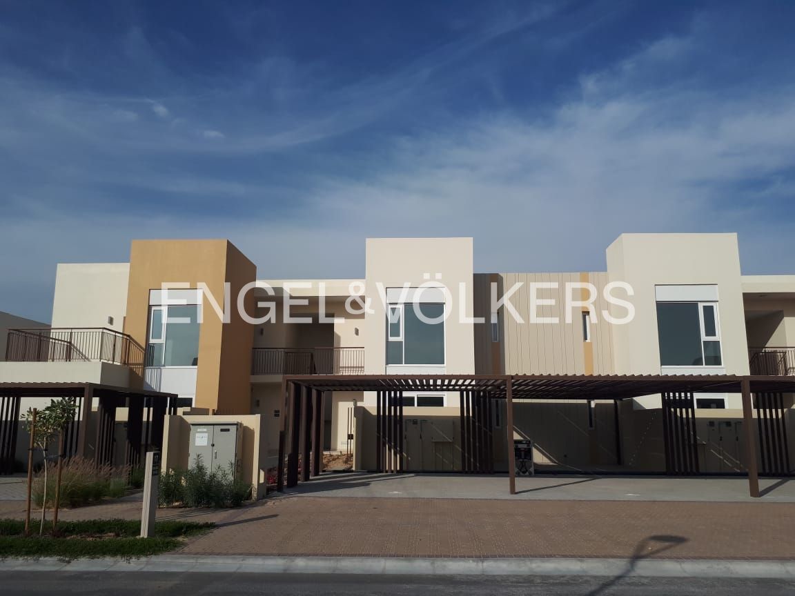Level 1 Unit | Spacious Balcony | Large Layout