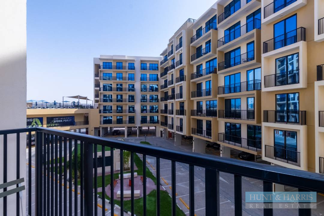 Studio for Sale in Al Hamra Ras Al Khaimah - Modern Home - Furnished