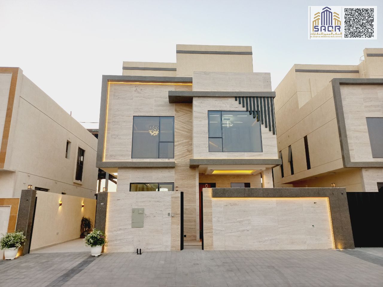 Luxury villa for sale, two floors and a roof - including air conditioning and electricity - swimming pool with waterfall - high quality materials
