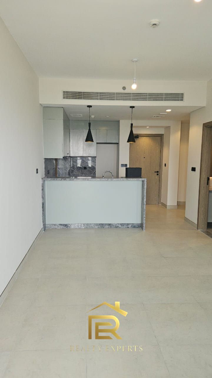 Golf Gate Apartment for Rent – AED 70,000 (Unfurnished)