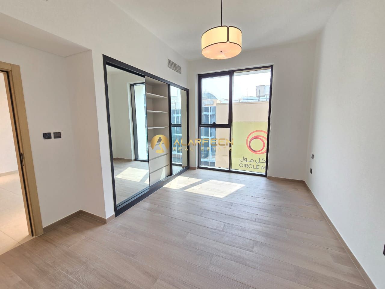 Bright &amp; Spacious I Mall View | Call Now