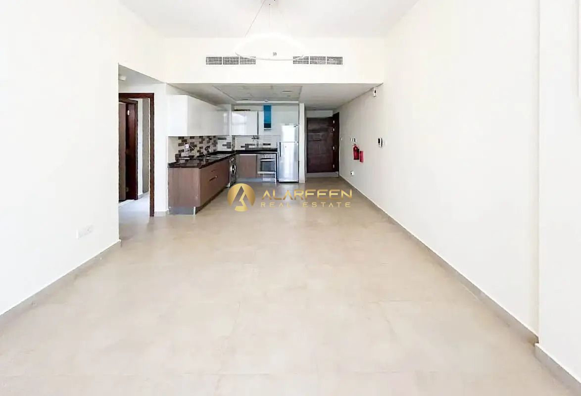 Spacious 2BHK | Fitted Kitchen | Balcony