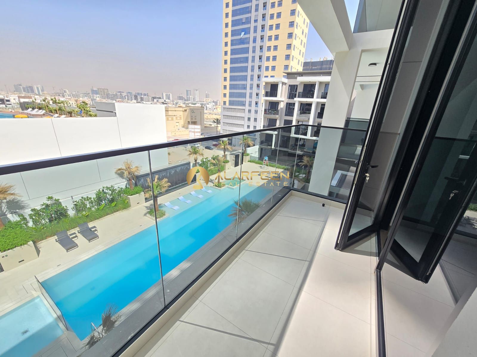 Cozy 2 BR + Study| Unfurnished | Great Amenities