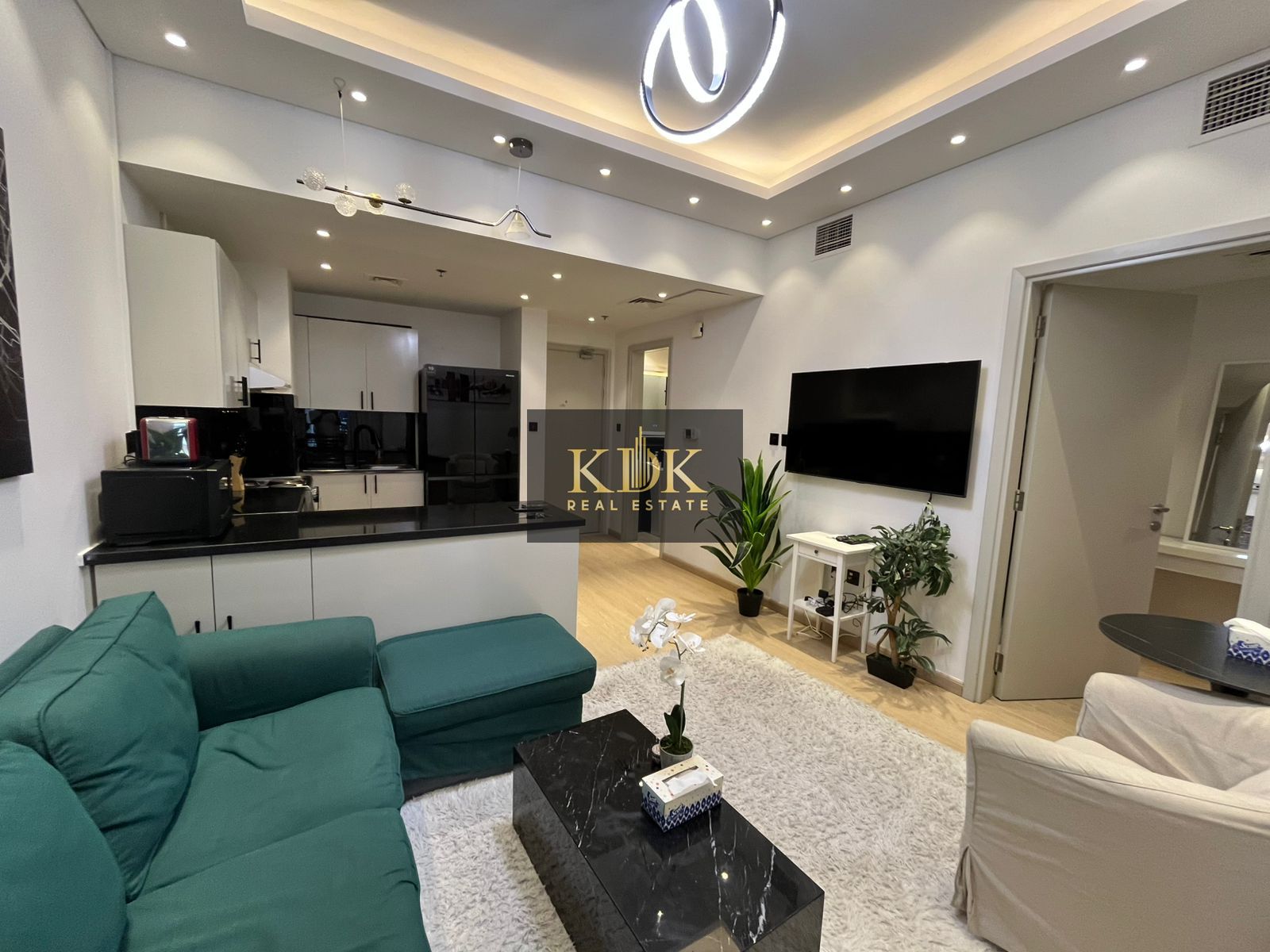 1 bhk Apartment Fully Furnished | best ammenities | Road view