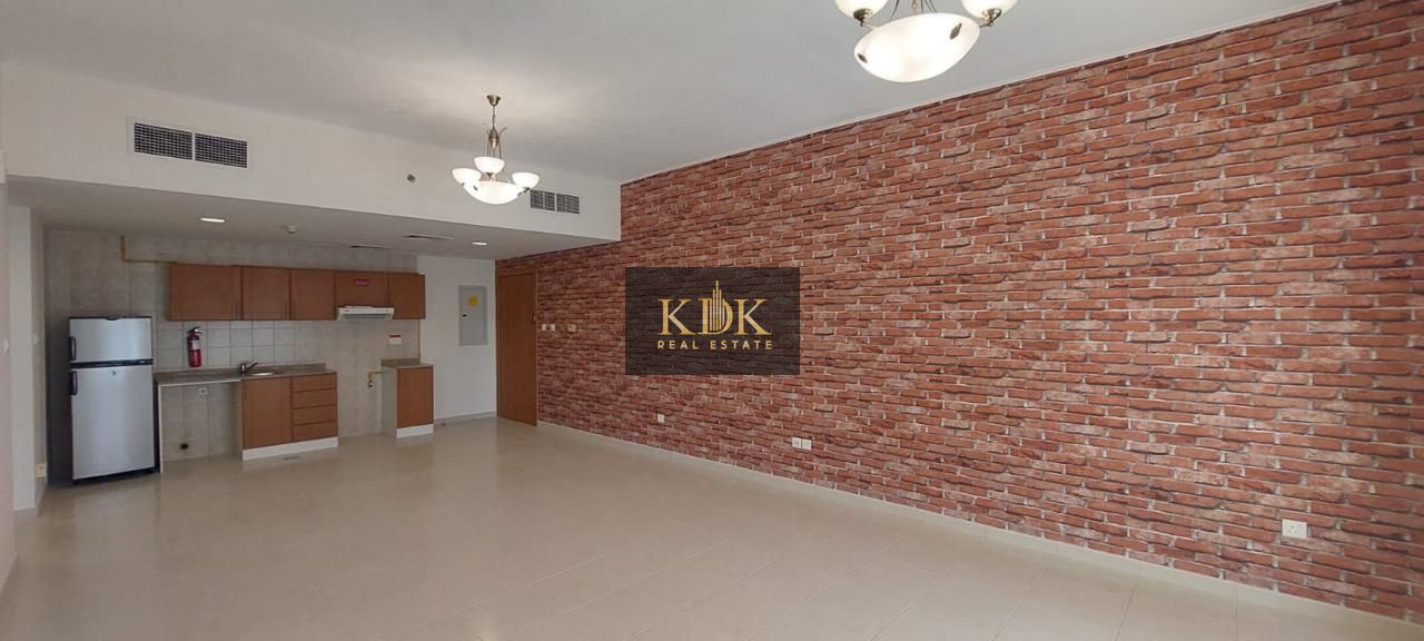 Ready to move | Spacious | pay In 12 Cheques