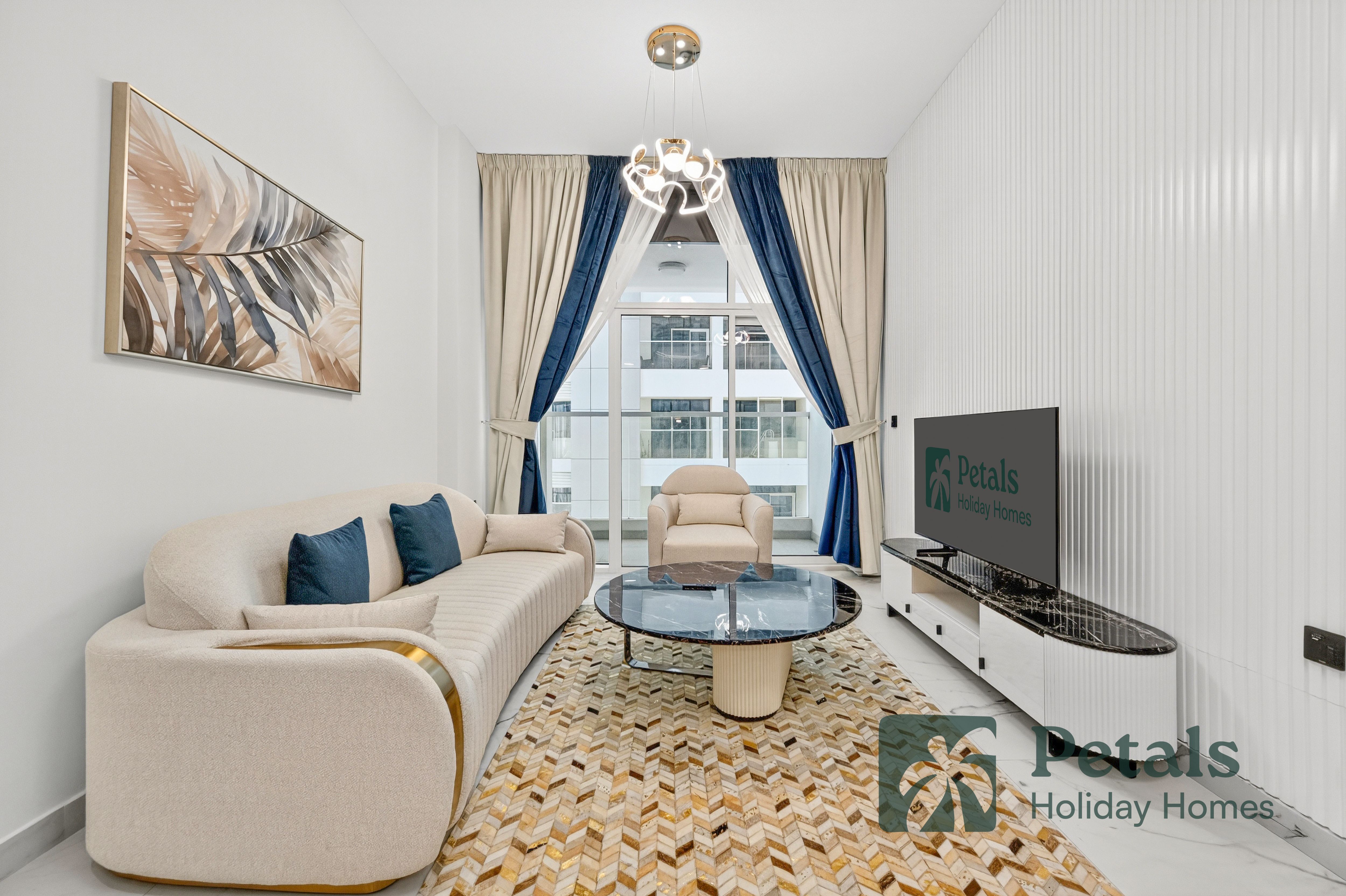 Chic 2-Bedroom Stay with Pool & Gym | Opalz by Danube