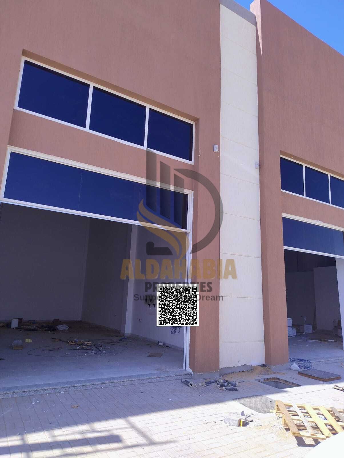 Warehouse / For Rent - Umm Al Thubb