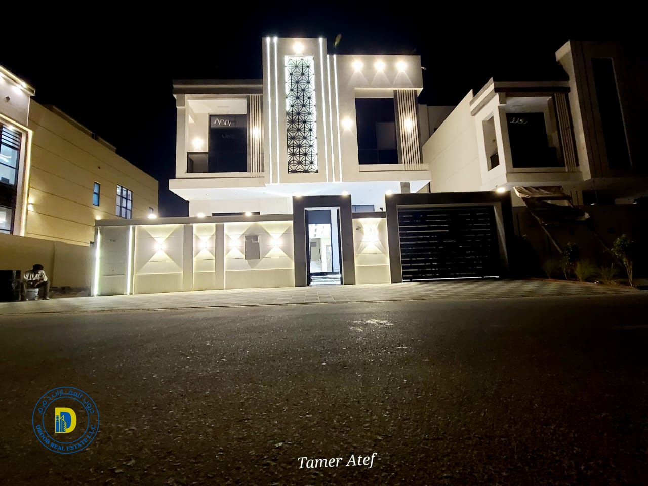 For sale in Al Zahia area, a modern villa, 4 rooms with a roof, registration fees, furniture, and elevator, bank financing, freehold