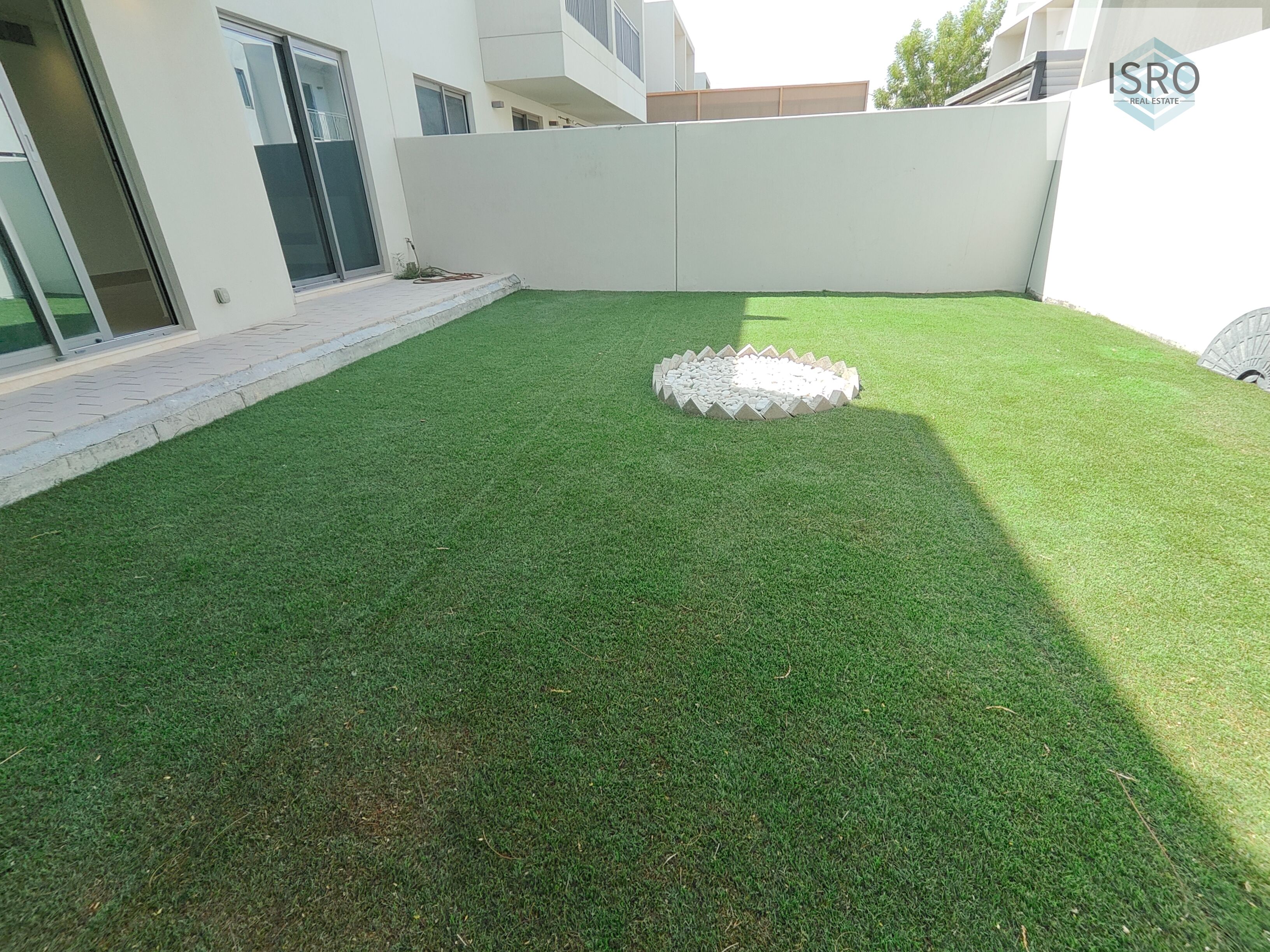Ready to move||3br||miad room||4 washroom.