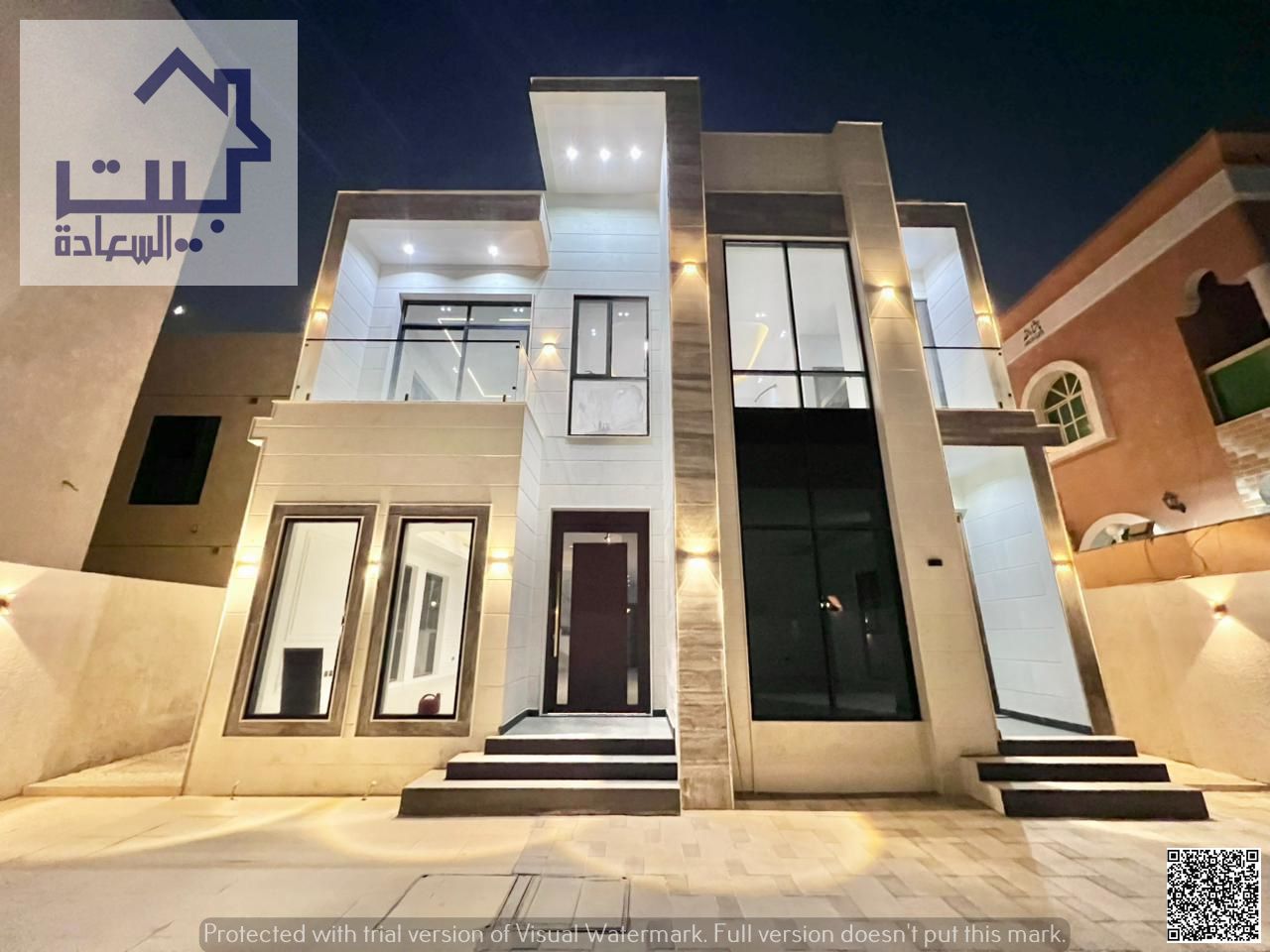 Villa for sale in Rawdah area, 2 spacious courtyards inside the villa, large private swimming pool, 5 master bedrooms, 7 bathrooms